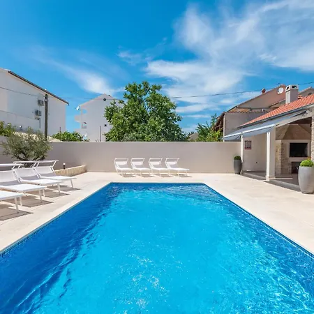 Holiday home In With House Sea View Turanj
