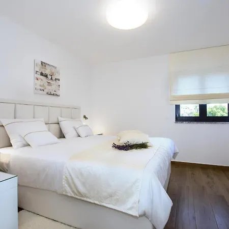 Holiday home In With House Sea View *