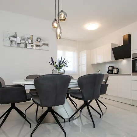 Сasa de vacaciones In With House Sea View Turanj