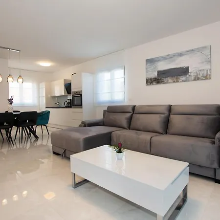 Holiday home In With House Sea View Turanj